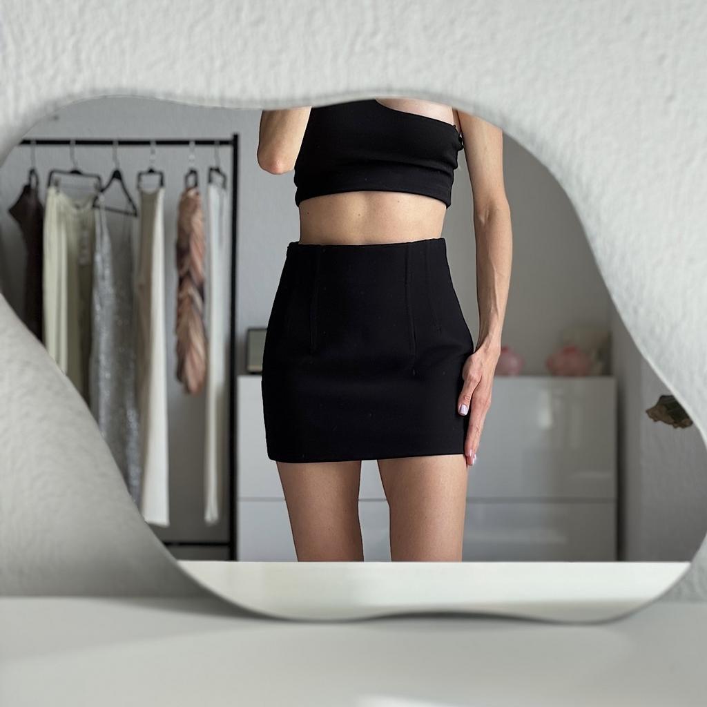 МИНИ ЮБКА НА ВЫСОКОЙ ТАЛИИ ZARA HIGH-WAIST MINI SKIRT BLACK / ЧЕРНЫЙ M00539