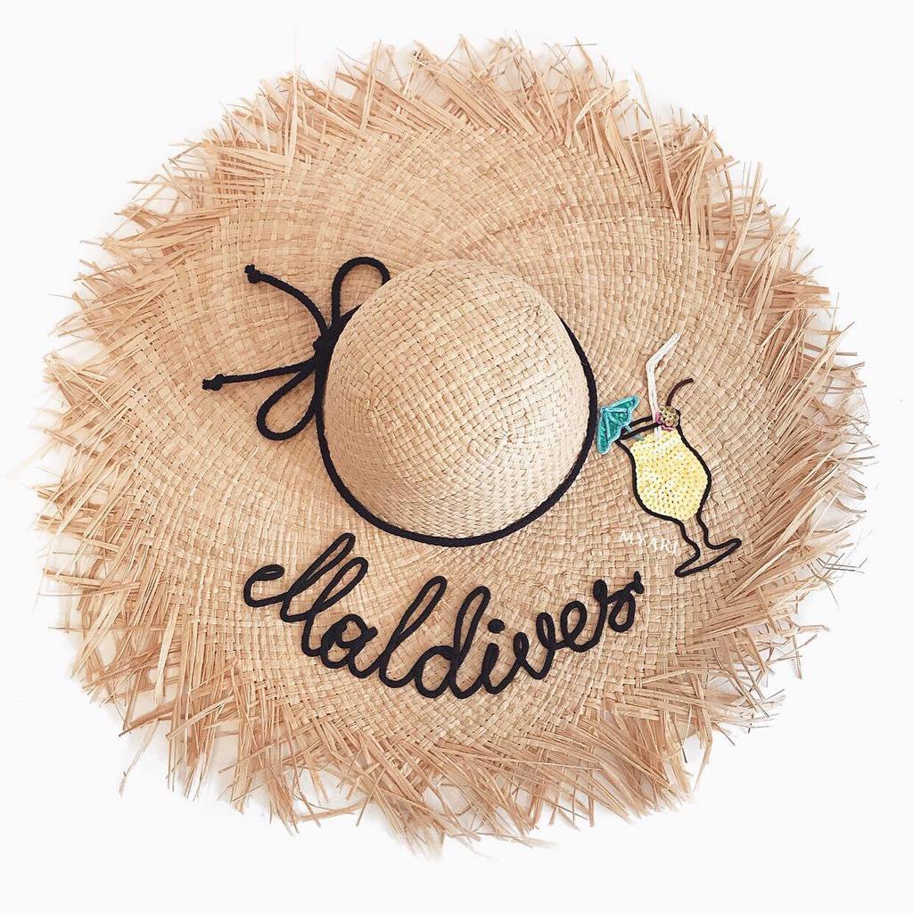 Шляпа из рафии с ручной  вышивкой "Maldives"