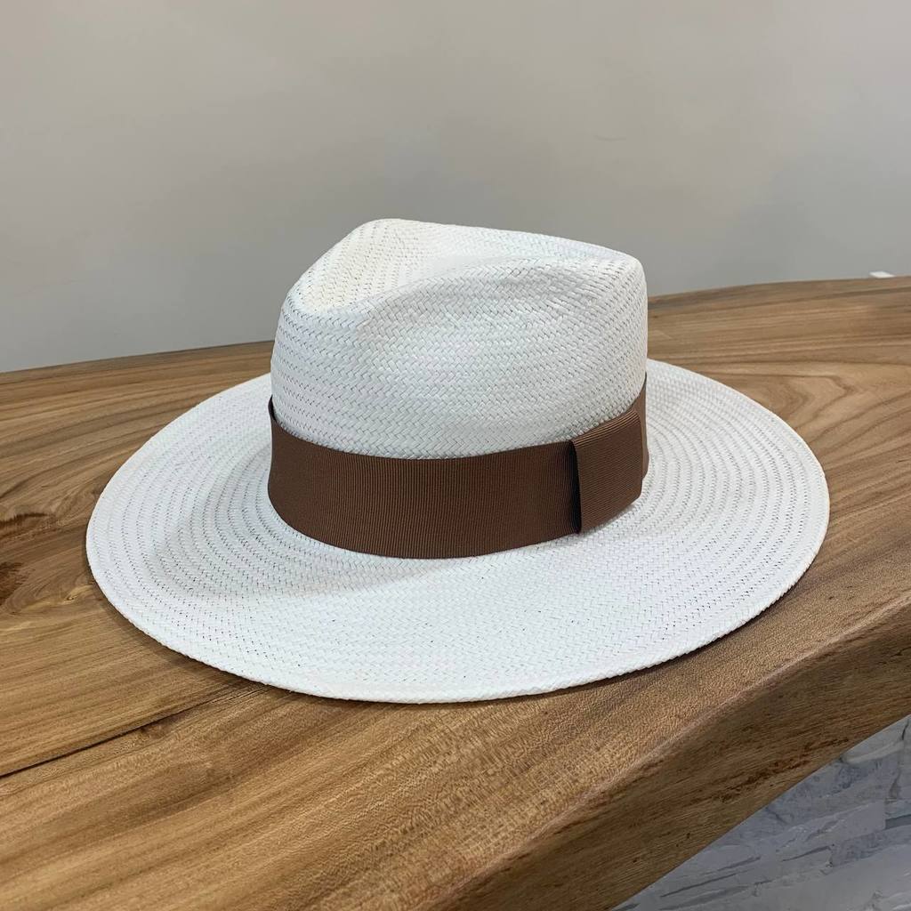 Шляпа федора FF03 из лозы белая с итальянской матовой репсовой лентой шоколадного оттенка