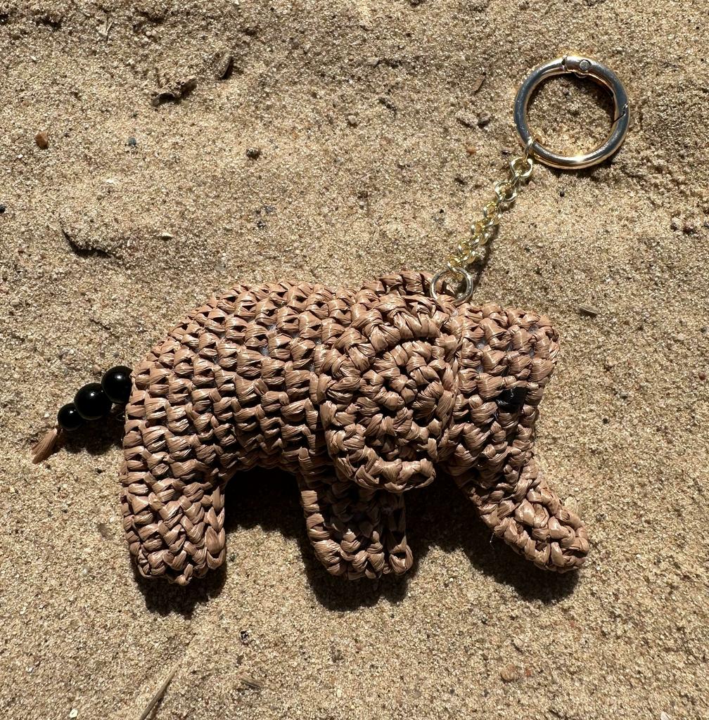 Брелок из рафии  ELEPHANT
