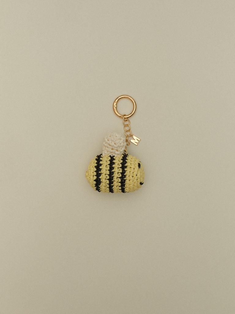 Брелок из рафии  BEE