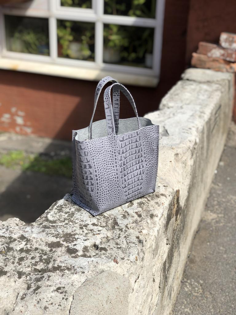 Сумка из натуральной кожи LeoFisherbags CROCO BAG УМЕНЬШЕННЫЙ СЕРЫЙ КАЙМАН  (арт. 111)