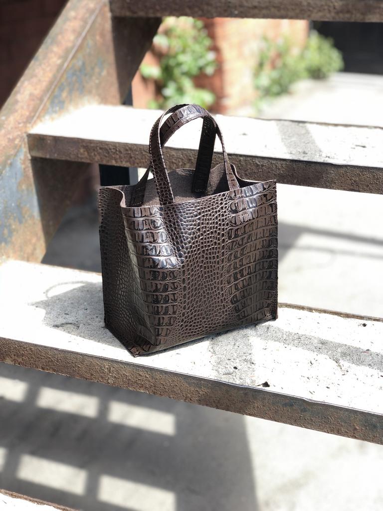 Сумка из натуральной кожи LeoFisherbags CROCO BAG УМЕНЬШЕННЫЙ ШОКОЛАДНЫЙ КАЙМАН  (арт. 111)