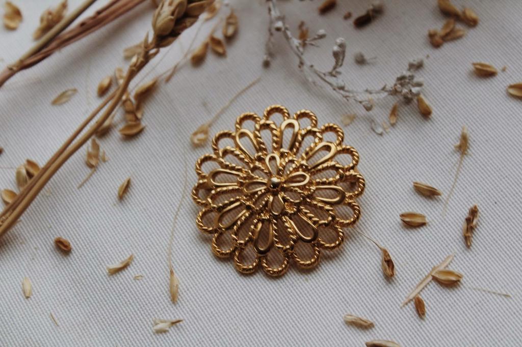 Винтажная брошь «Ажурный круг» Napier