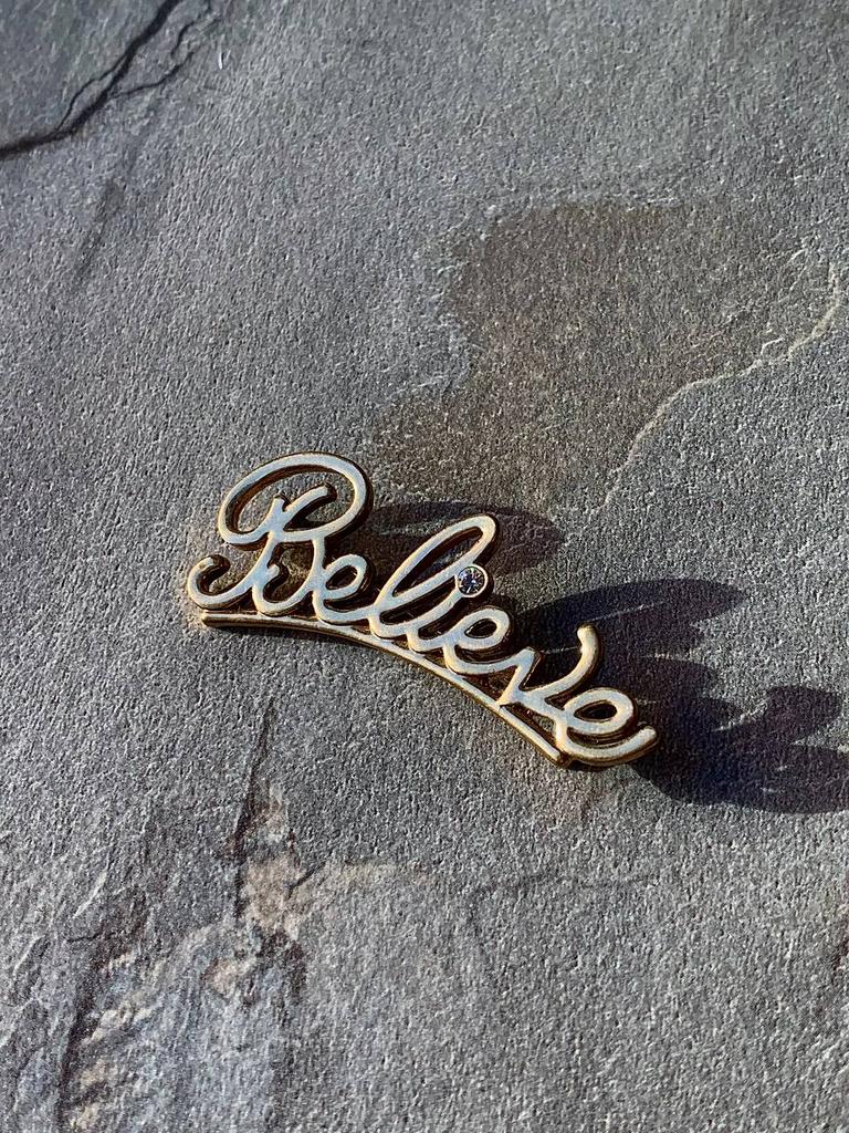 Винтажная брошь «Believe»