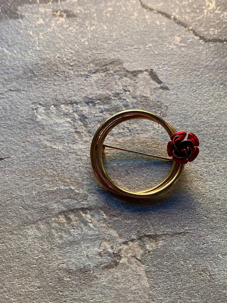 Винтажная брошь «Red rose»