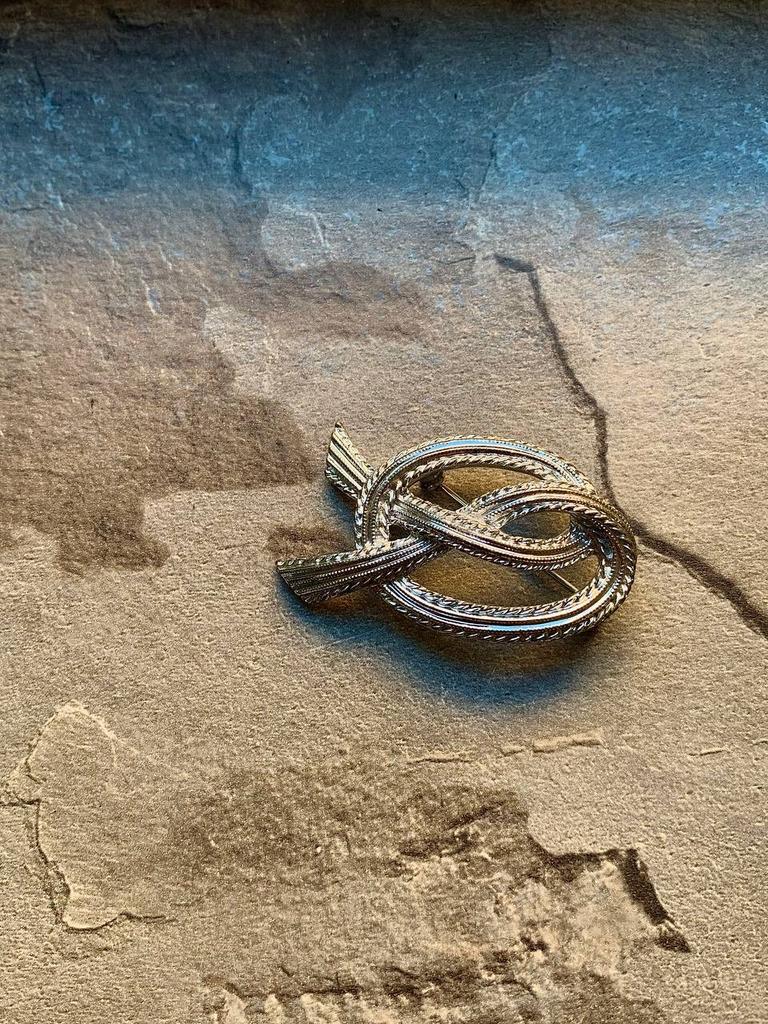 Винтажная брошь «Переплетения»