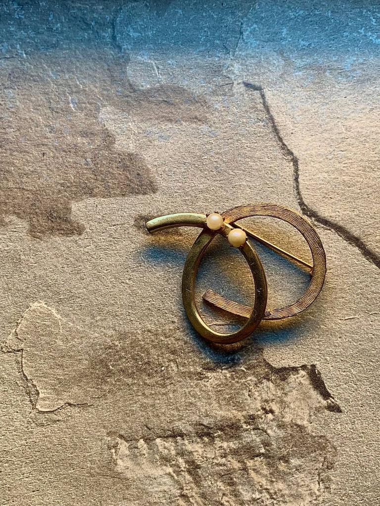 Винтажная брошь «Pearls»