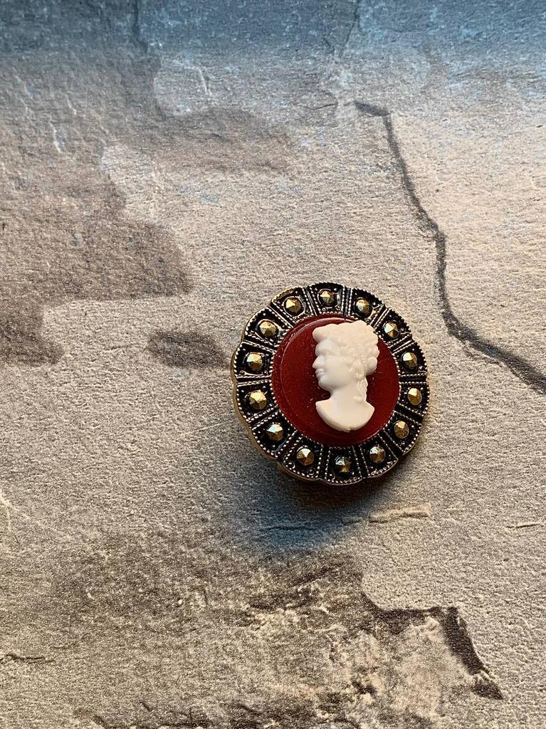 Винтажная брошь «Elizabeth»