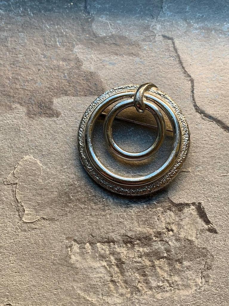 Винтажная брошь «Around»