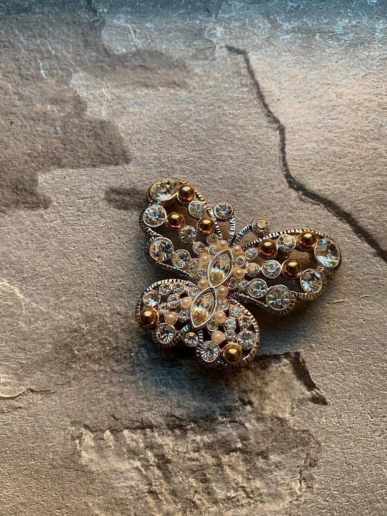 Винтажная брошь «Брильянтовая бабочка»