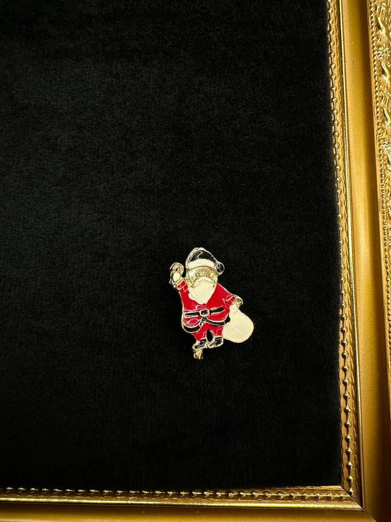 Винтажная брошь «Дед Мороз с мешком»
