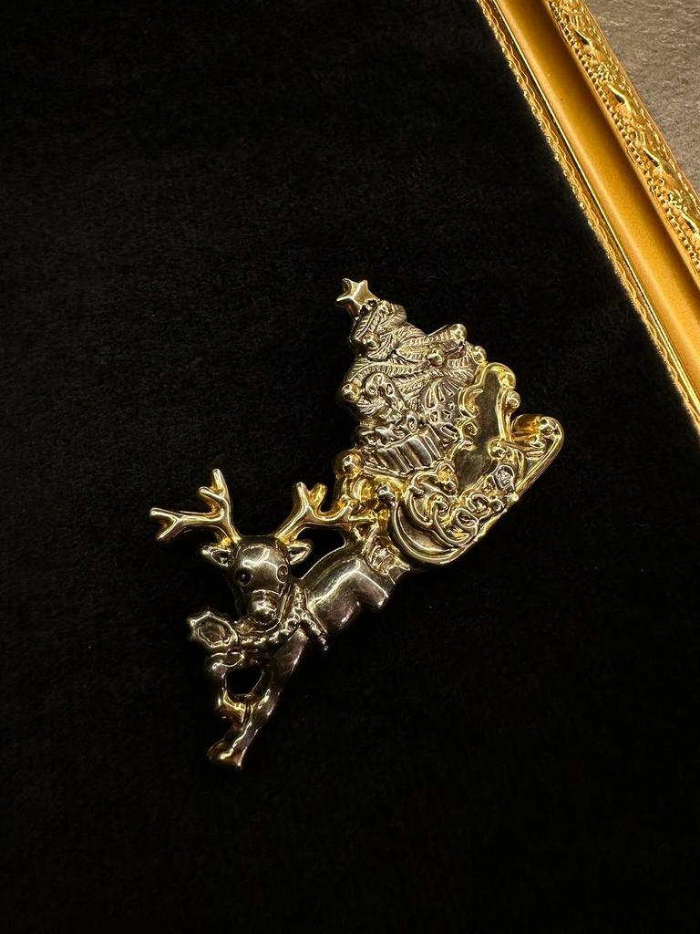 Винтажная брошь «Сани Деда Мороза»