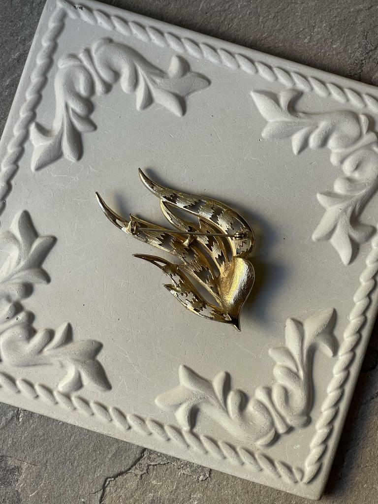 Винтажная брошь «Порыв»