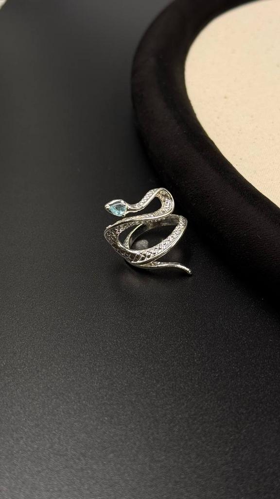 Кольцо Змейка с голубым глазиком регулируемое