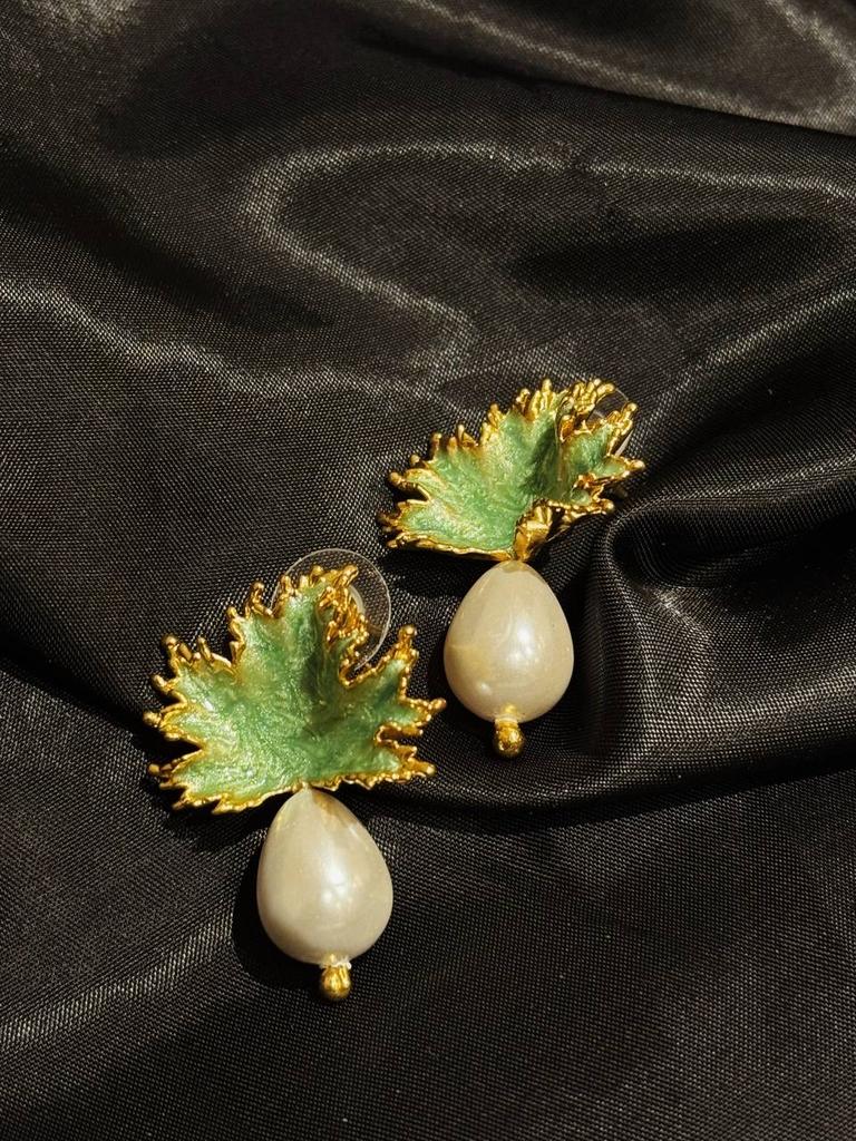 Серьги «Лесная Фея» с эмалью и декоративным жемчугом