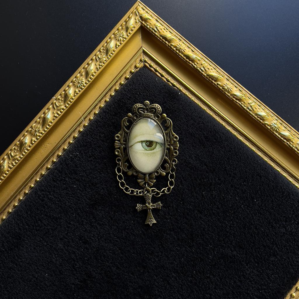 Брошь "Lover'e eye" бронза