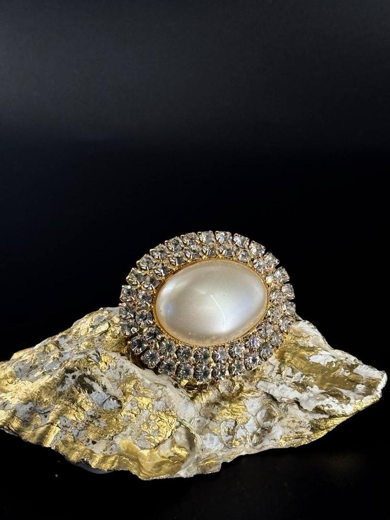 Винтажная брошь "Жемчужина времени"