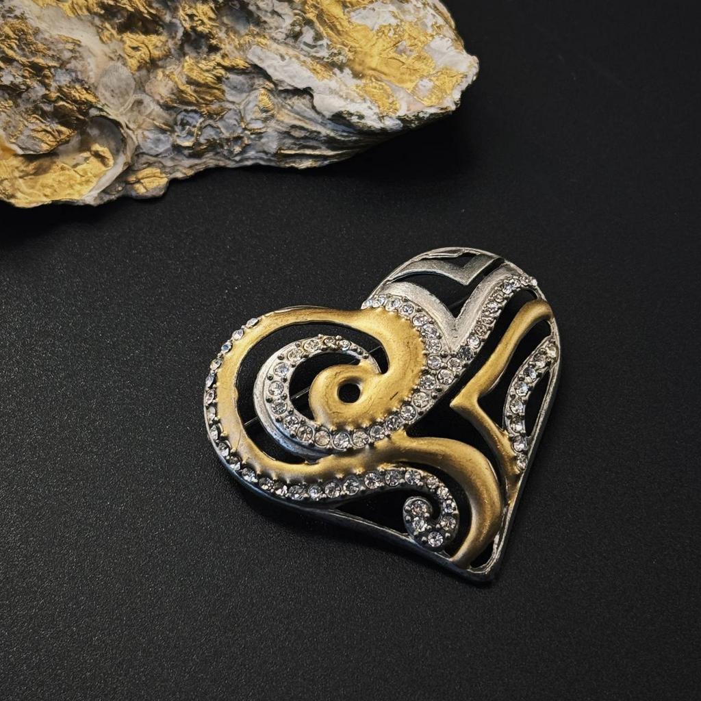 Винтажная брошь "Шик и очарование"