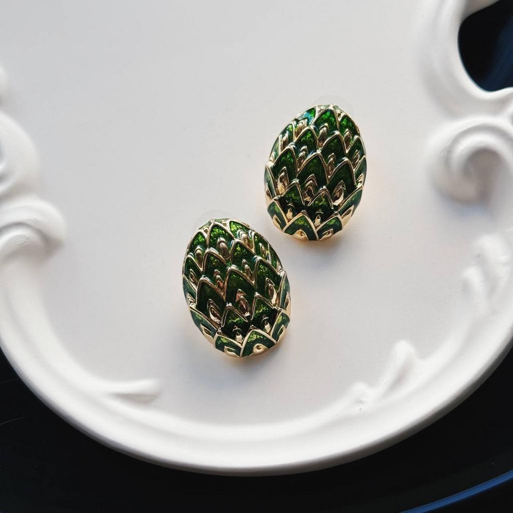 Серьги "Мадам ретро" в зелёном оттенке