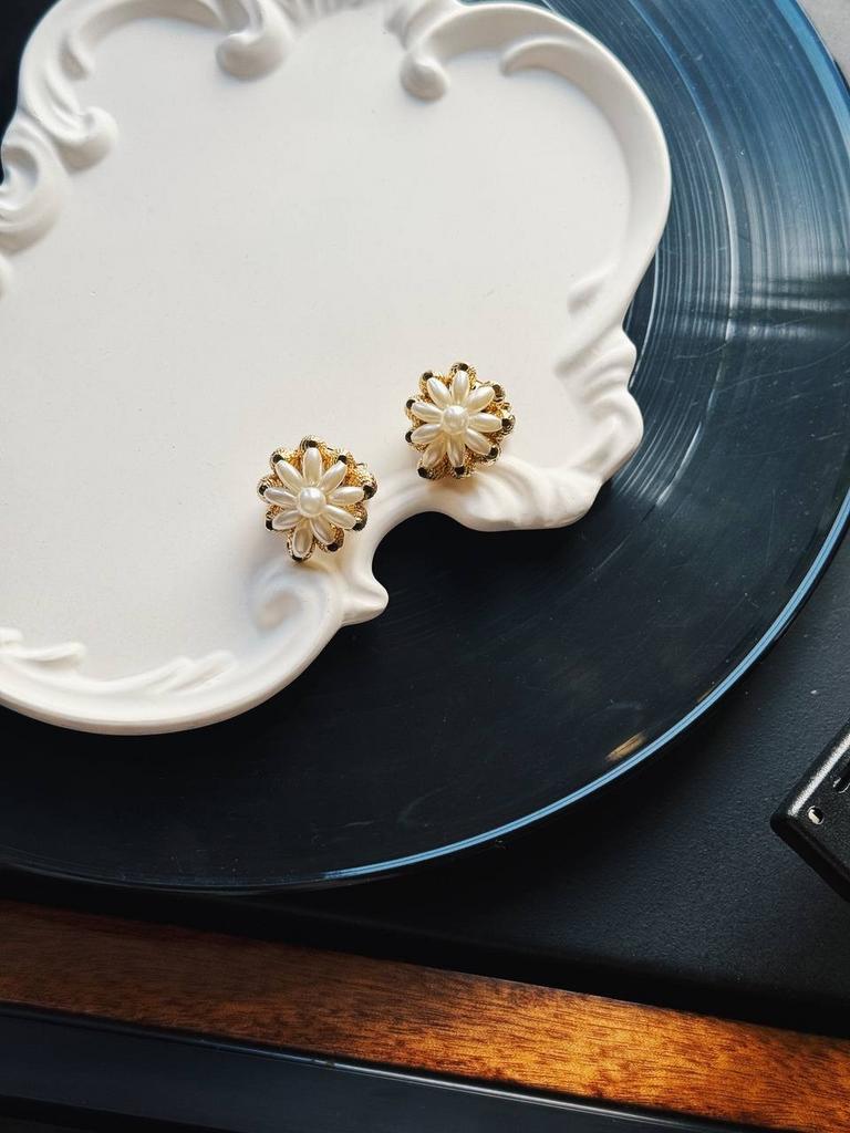 Винтажные клипсы «Букетик цветов»