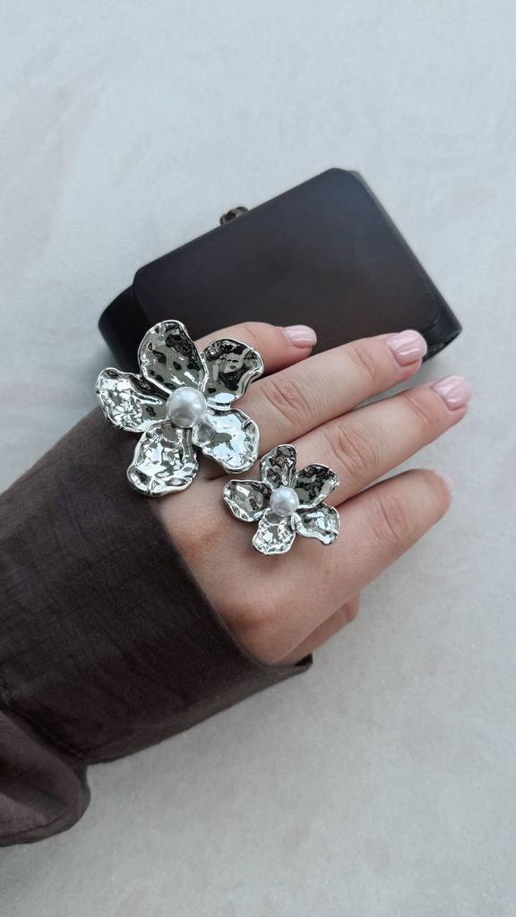 Кольцо "Грейс" в серебряном оттенке