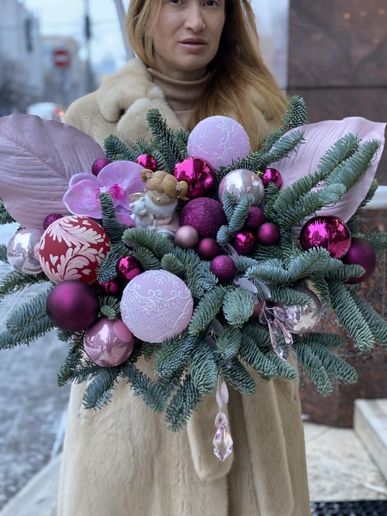 В подарок с фигуркой №923