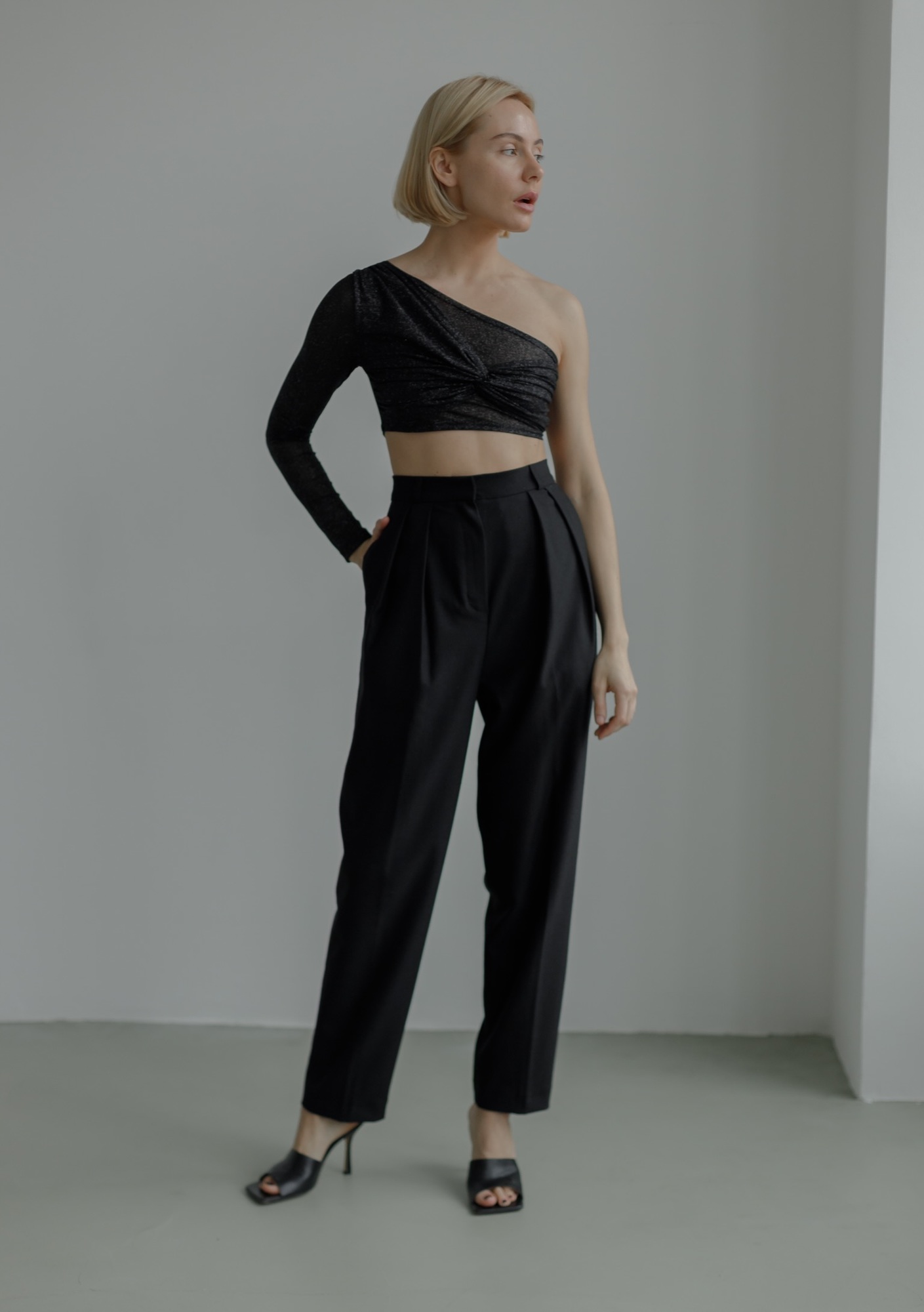 Брюки RI со складкой