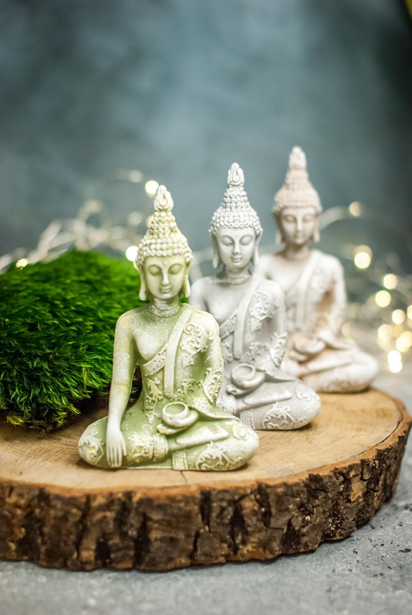 Фигурка Будда с чашей М