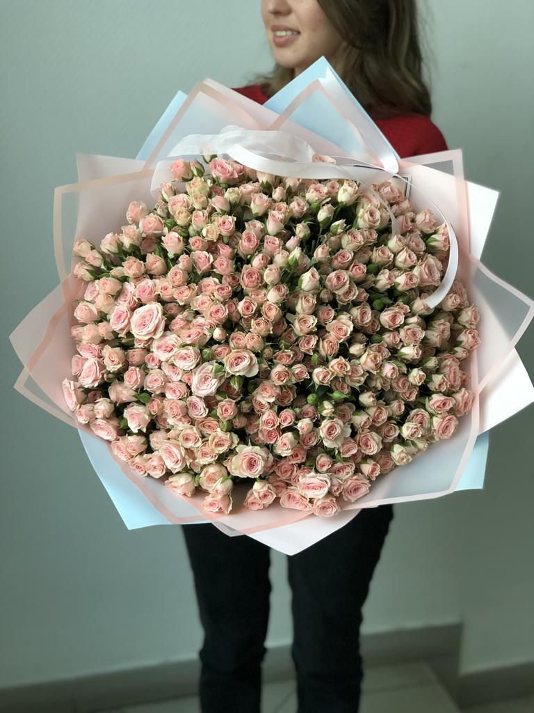 Кустовые розы нежно-розовые