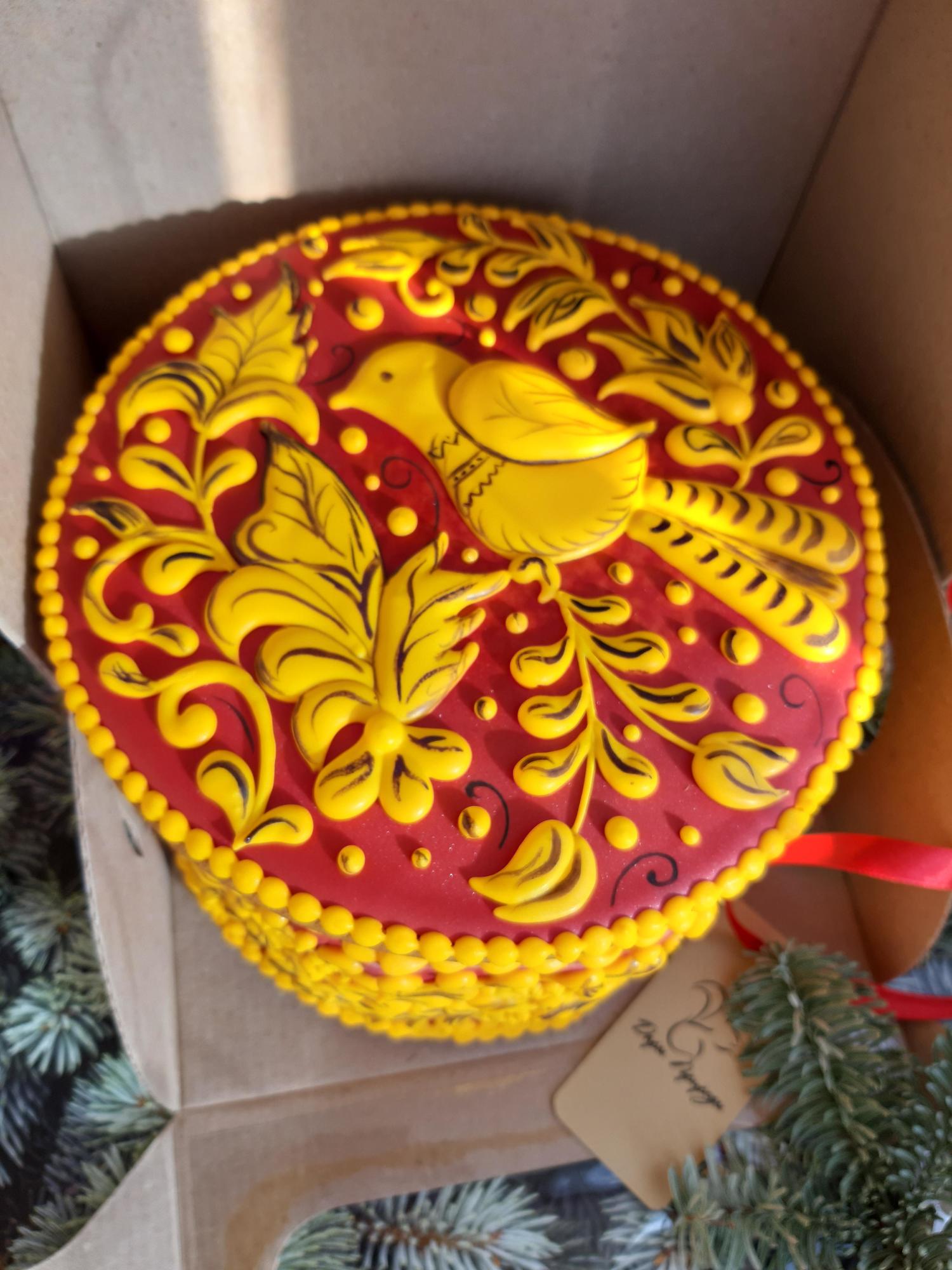 Пряничная шкатулка под хохлому с наполнением из пряников