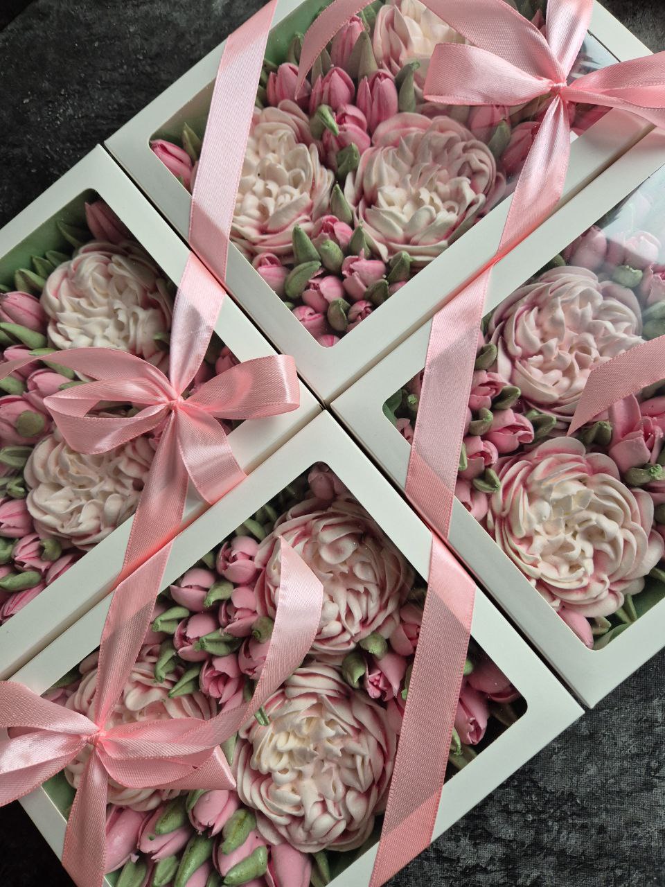 Новый вариант подарочной композиции из зефира с тюльпанами и розами