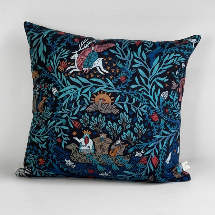 Подушка Биармия черная с синими веточками