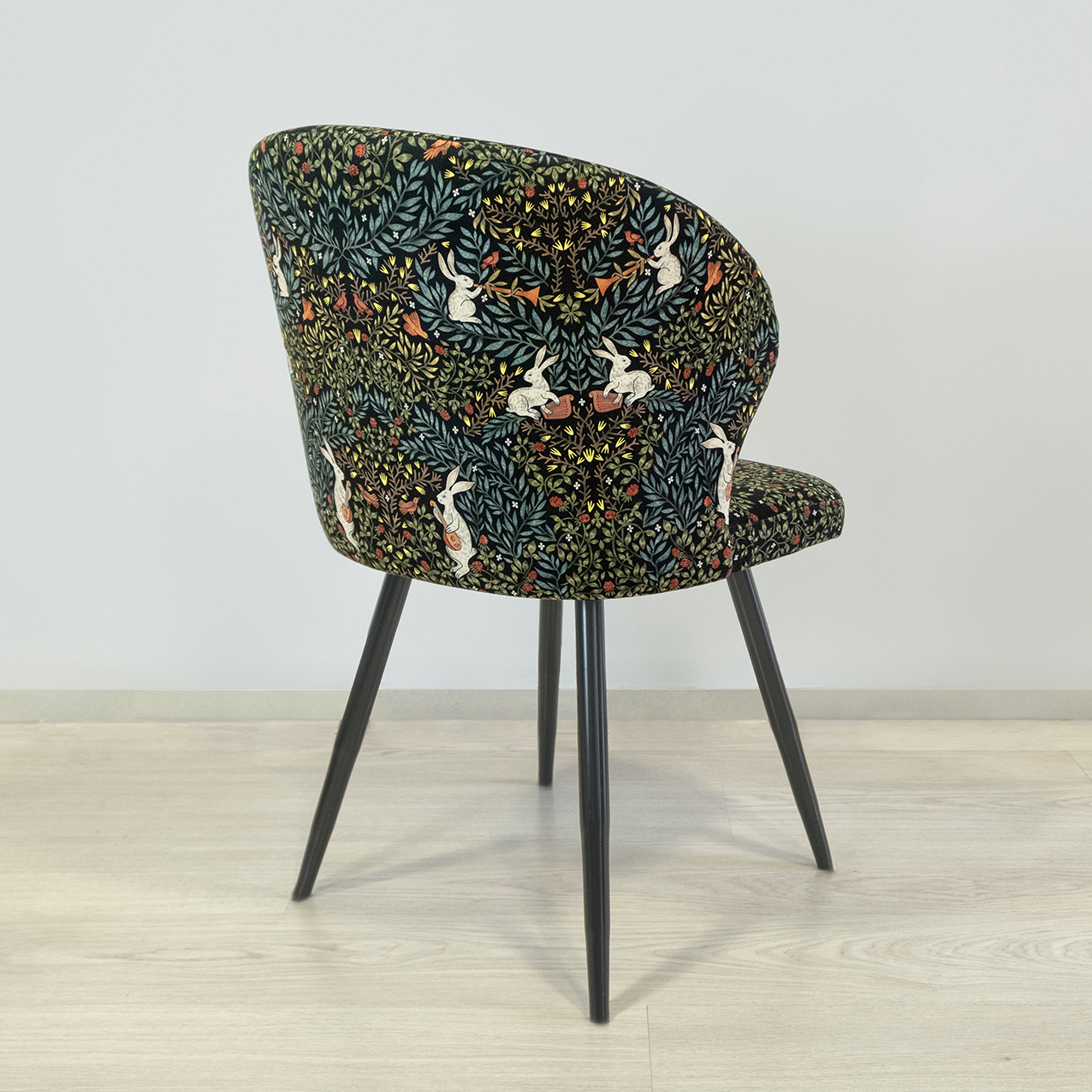 Стул "Кык"  с принтом Шылад (черный фон)