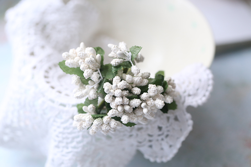 стебель с почками:белый