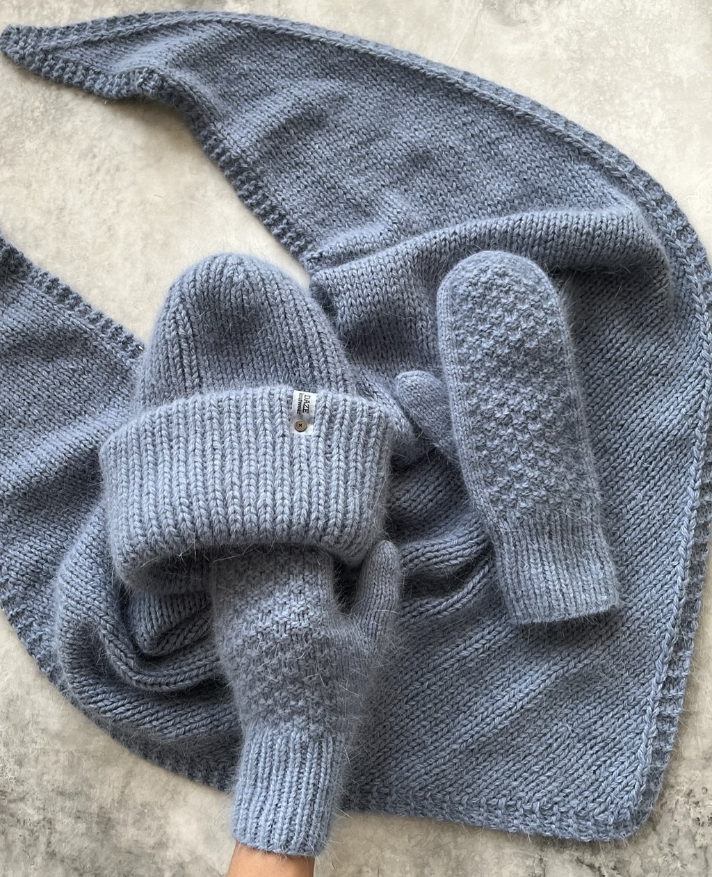 Комбо: косынка, анатомические варежки, шапочка woolly