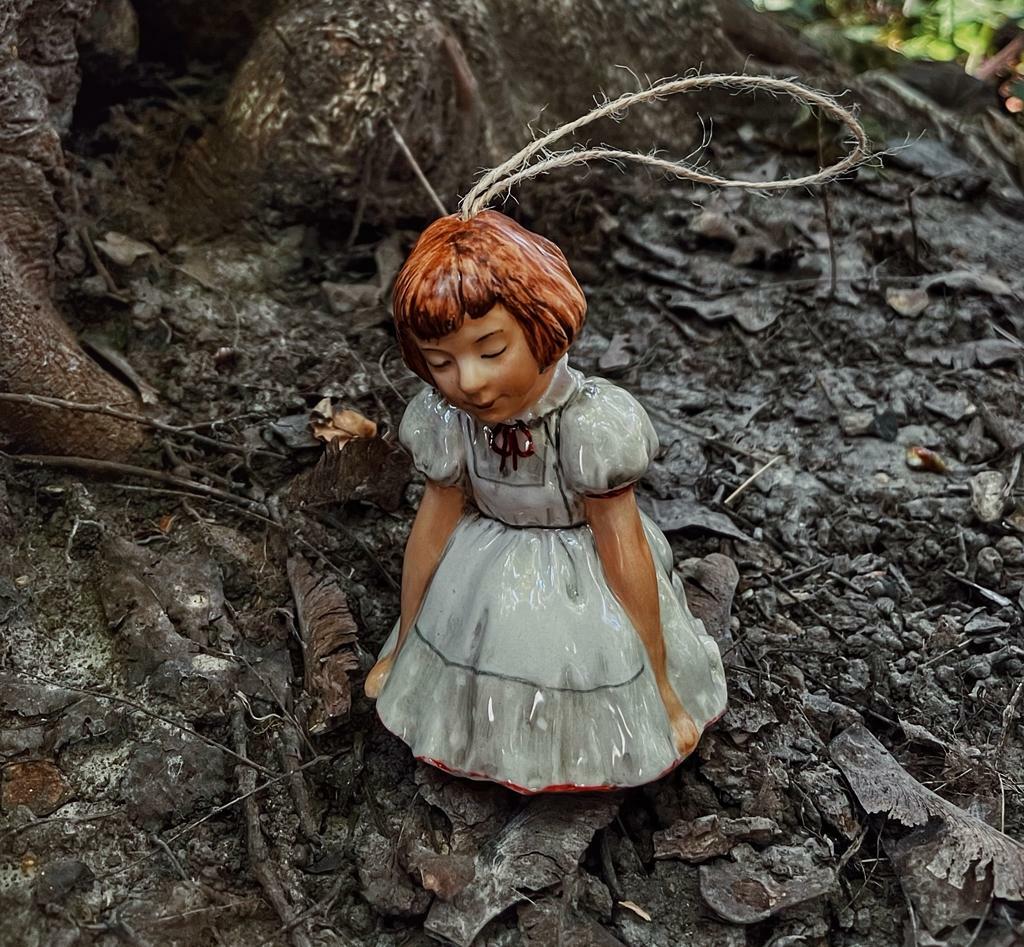 Елочная игрушка «Алиса Линделл»