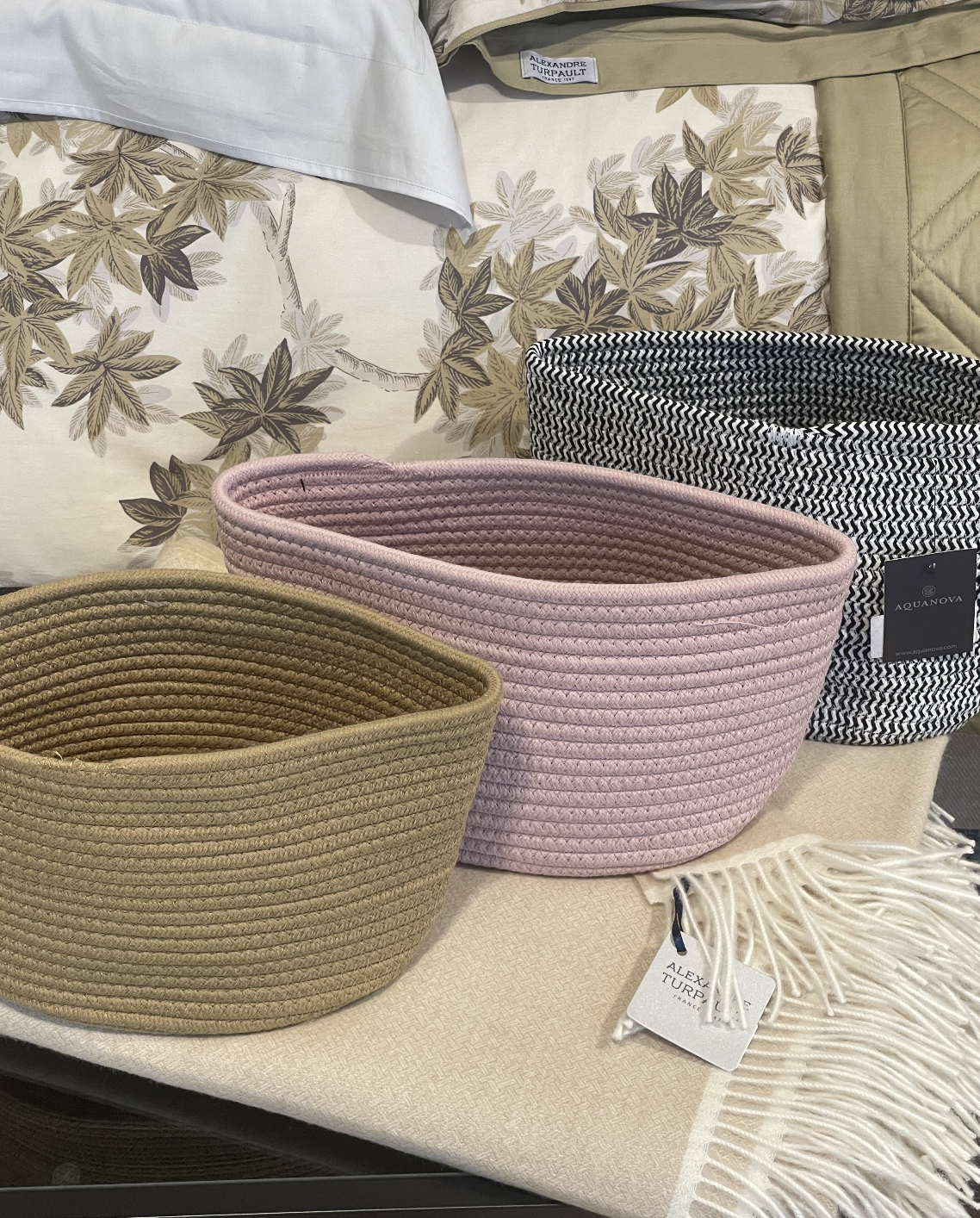 Бокс AQUANOVA RENA 24x18x16 cm, розовый