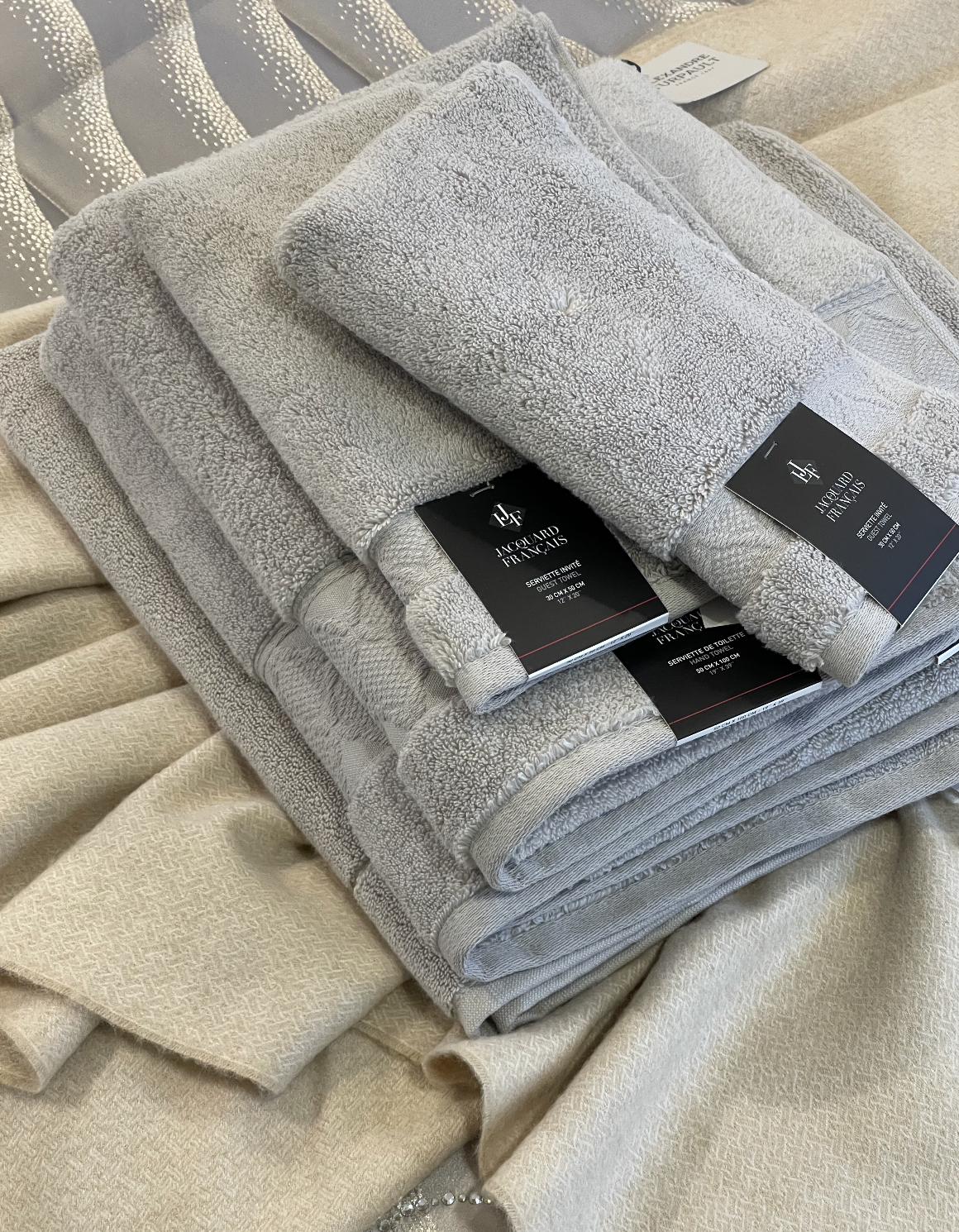 Полотенце из хлопка Caresse Le Jacquard Français, выбор размера / цвет: Pebble (серый)