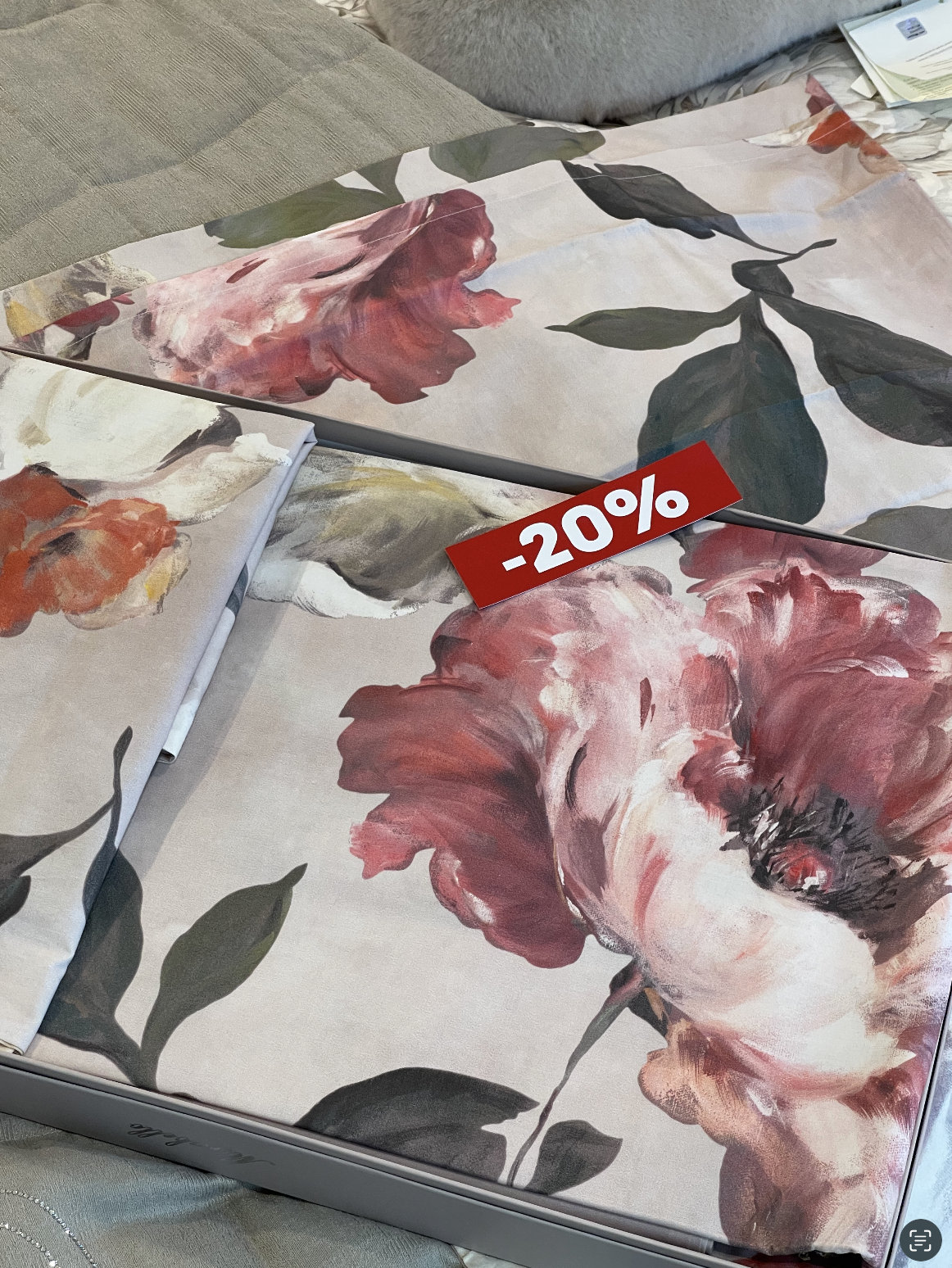 Постельное белье семейное MIRABELLO  Vanity Flowers col 09R