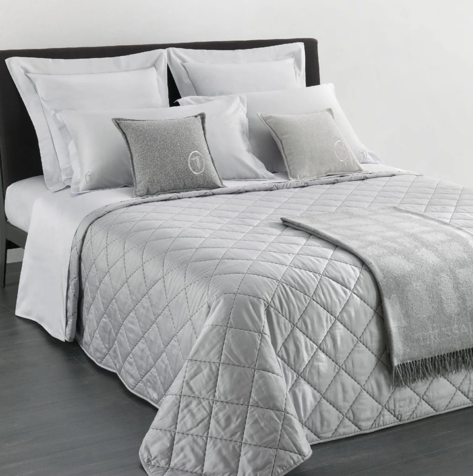 Покрывало Trussardi SEAM LINE 270X260 см серое