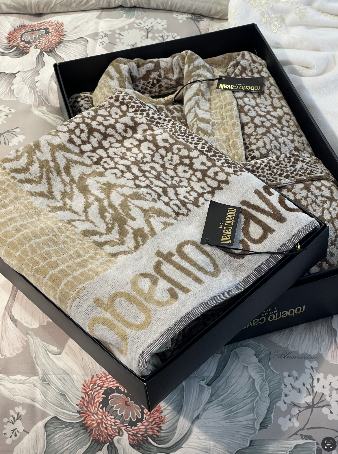 Большое банное полотенце Roberto Cavalli Skin, 95*180см, бежевое (col.001)