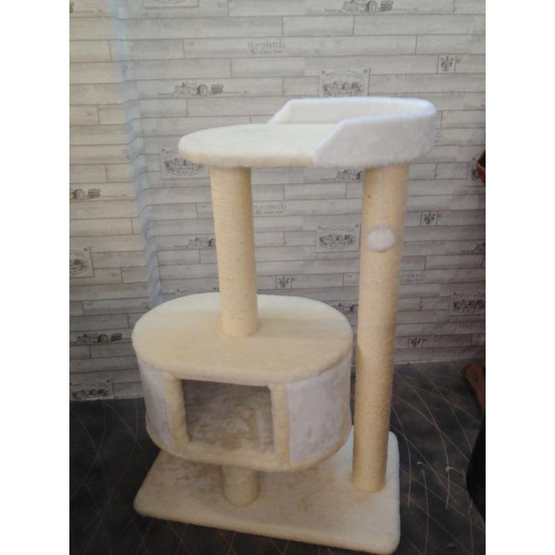 Большой домик для кошки с лежанкой и игрушкой (арт. 2010)