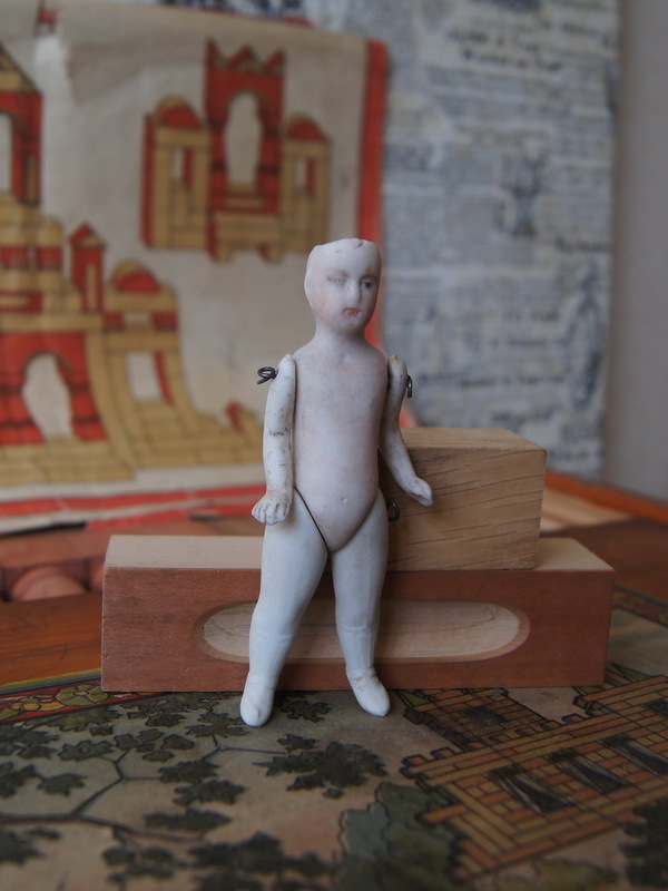 Старинная мини кукла, Германия, 8 см (100659)