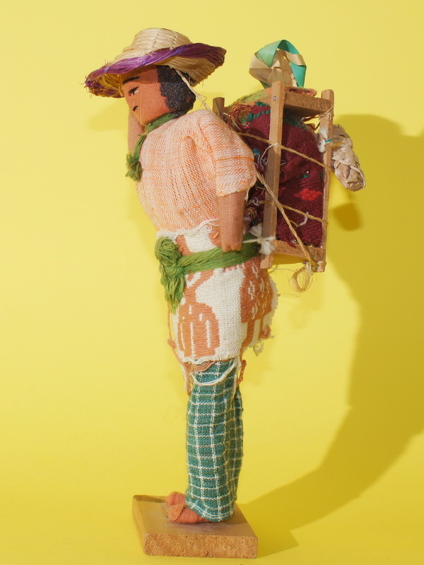 Уличный торговец, Гватемала, 25 см (700713)