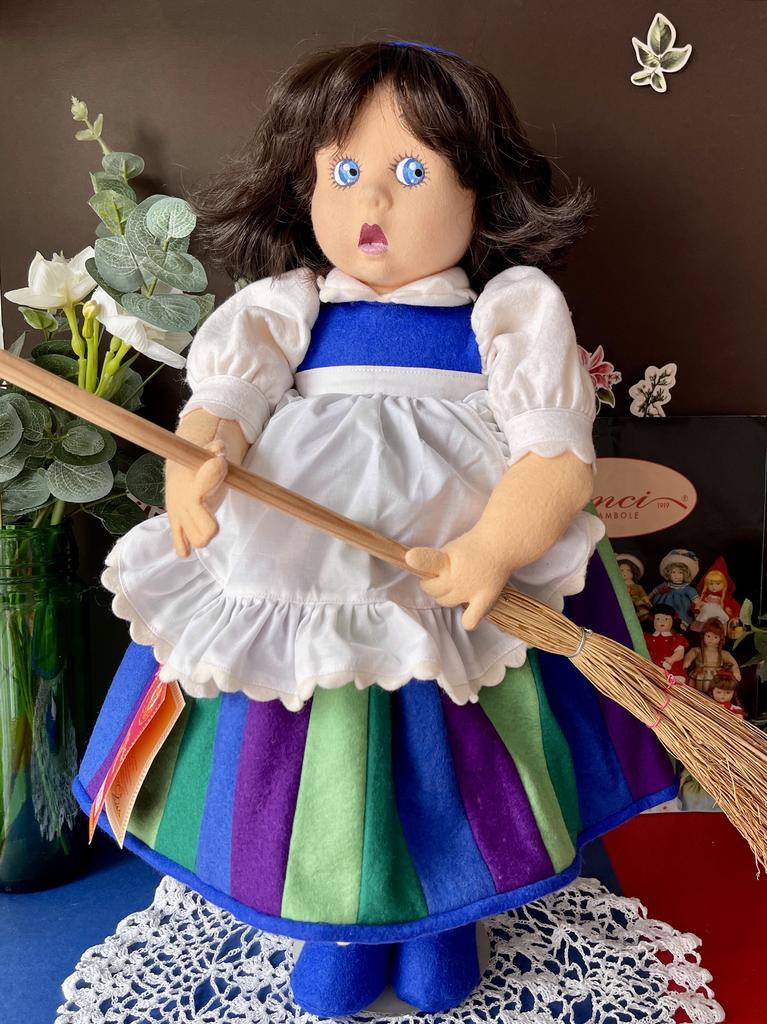 Винтажная большая кукла Lenci Ленчи, с метелкой