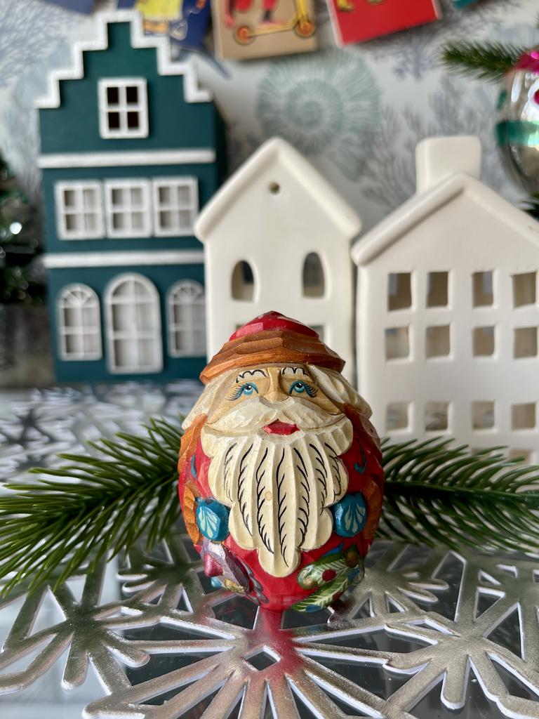 Дед Мороз деревянный резной