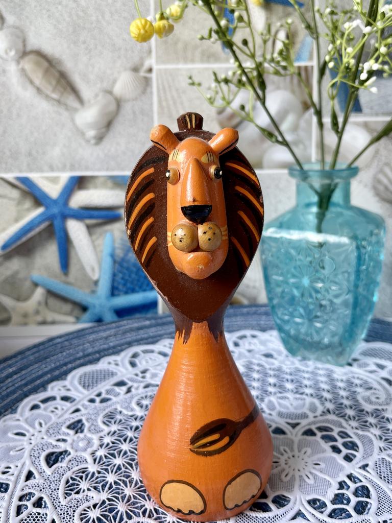 Лев; деревянная фигурка СССР