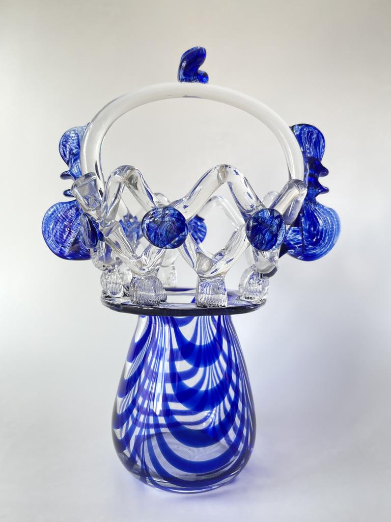 Интерьерная ваза из цветного стекла