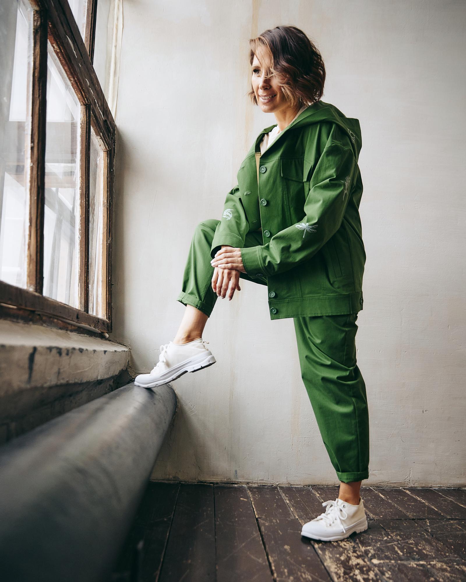 Джинсы зелёные